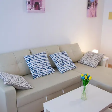 Apartamento En El Centro. Ac + Garaje. Apartment